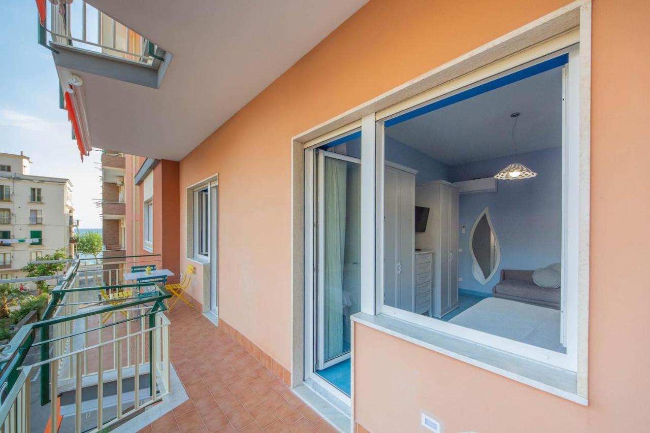 La Casa Del Poeta - Appartamento Positano Maiori Kültér fotó